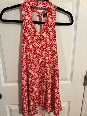 😍Lulus Red and White Floral Sleeveless Halter Dress size XS